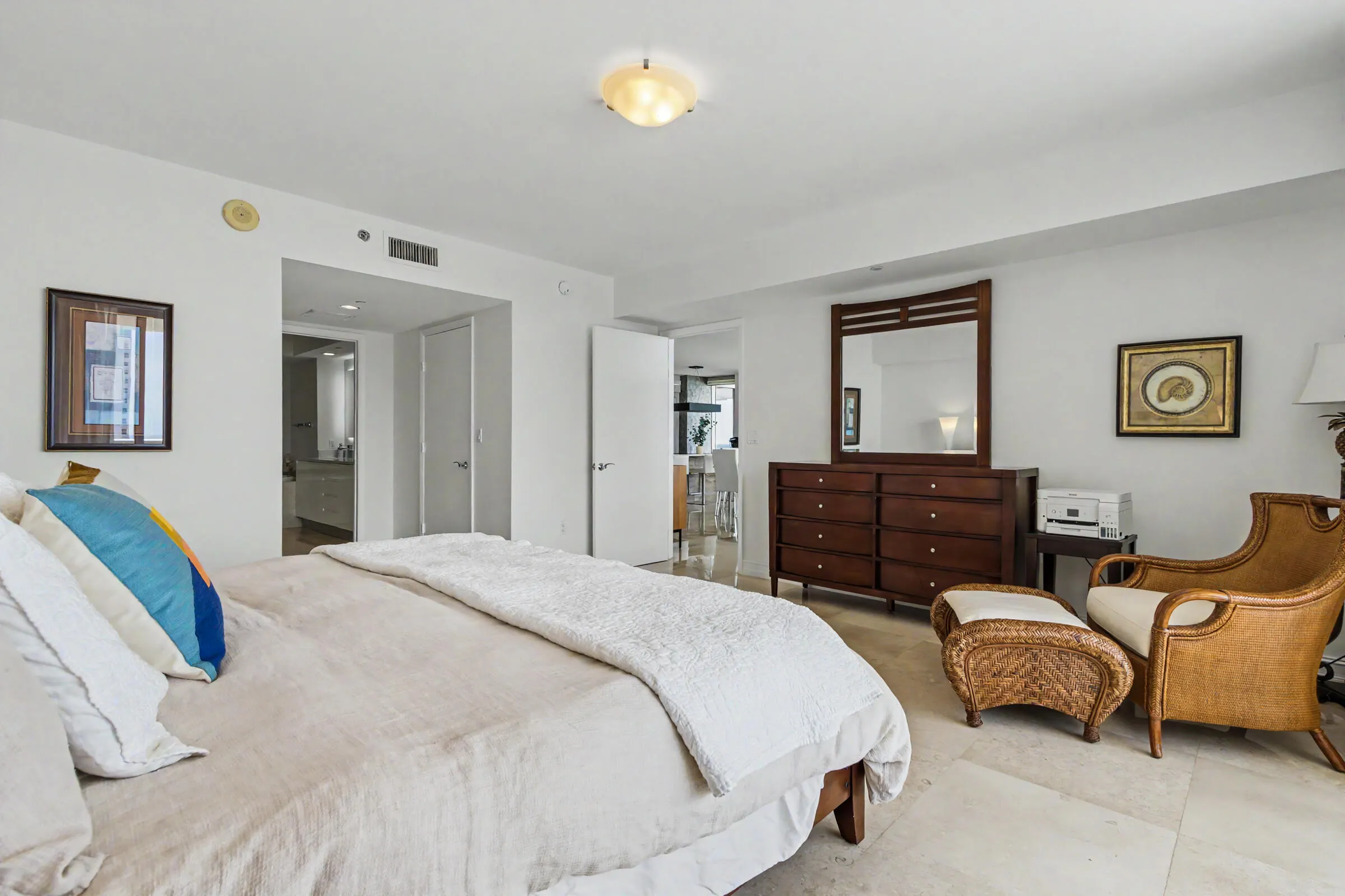 1830 S Ocean Drive #1402
