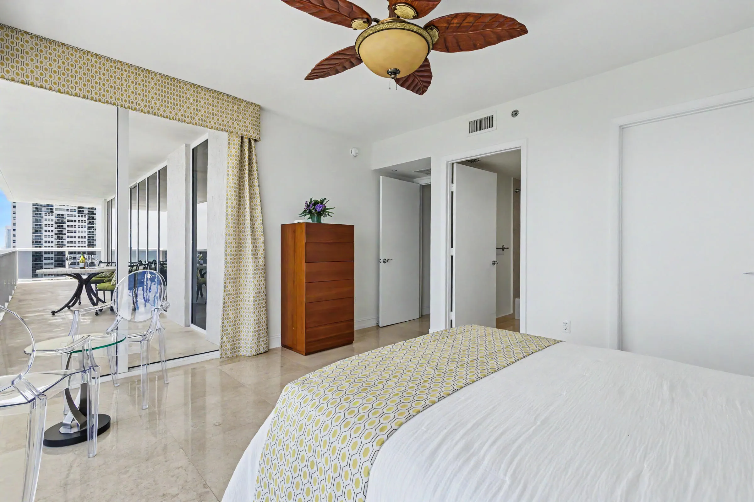 1830 S Ocean Drive #1402