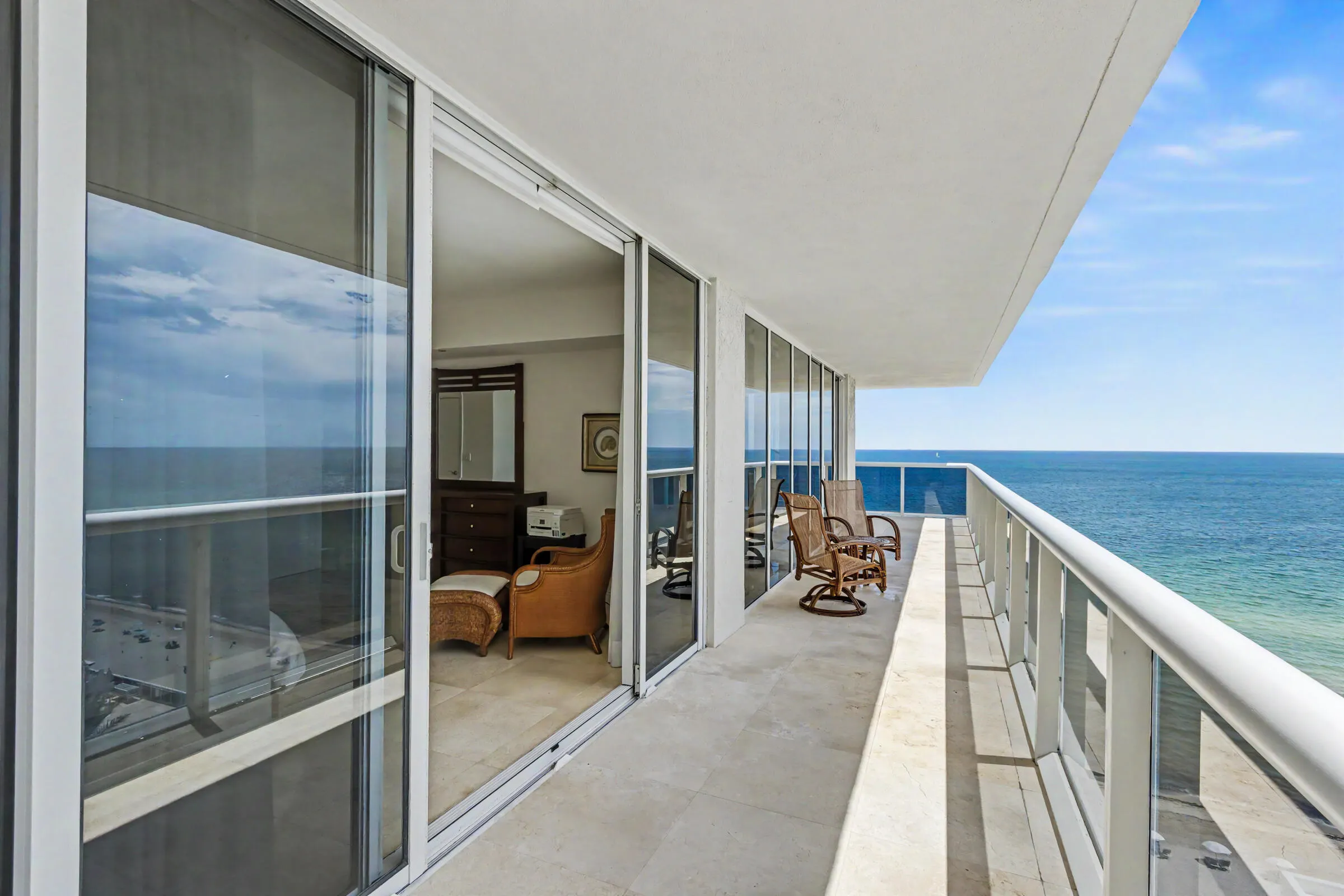 1830 S Ocean Drive #1402