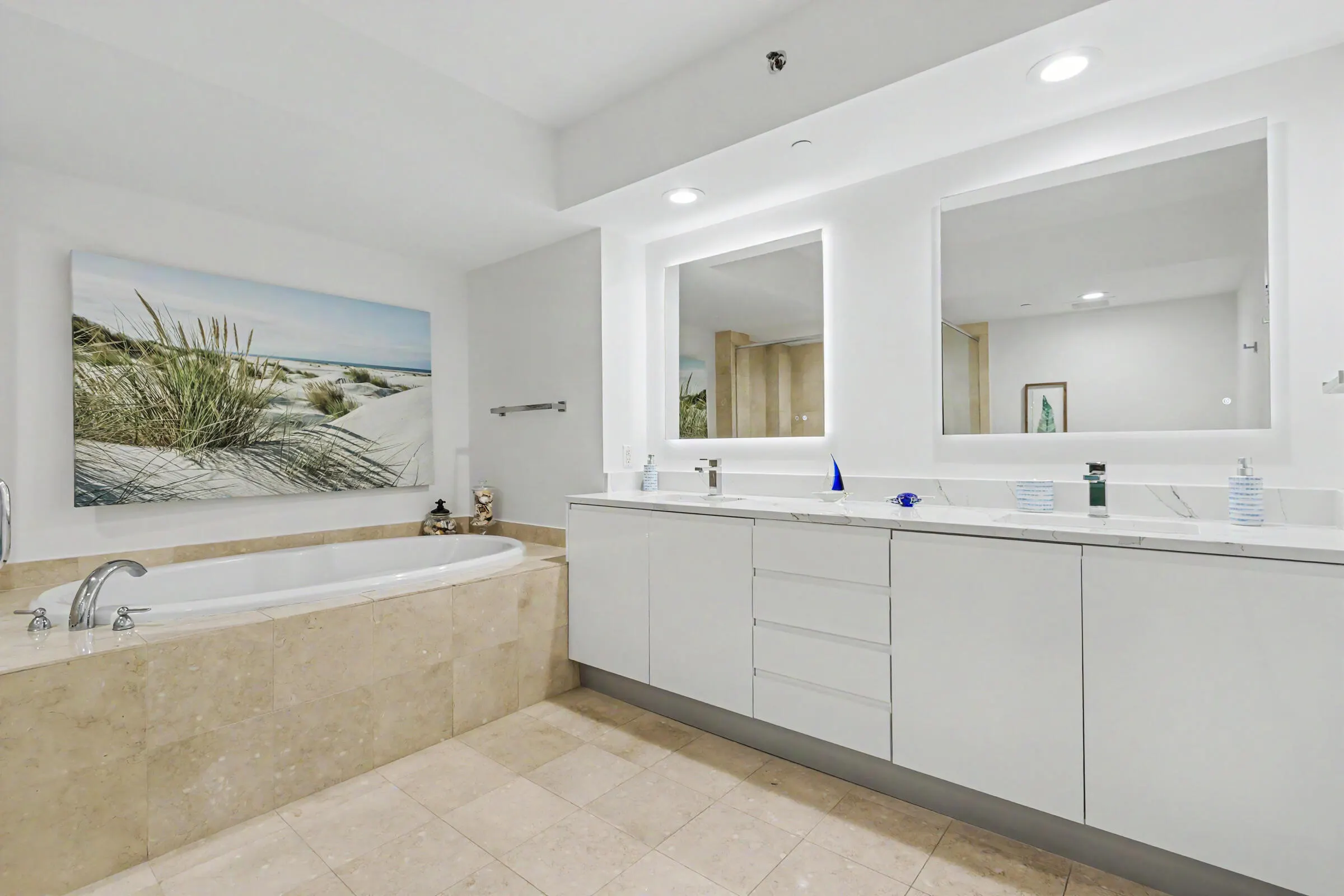 1830 S Ocean Drive #1402