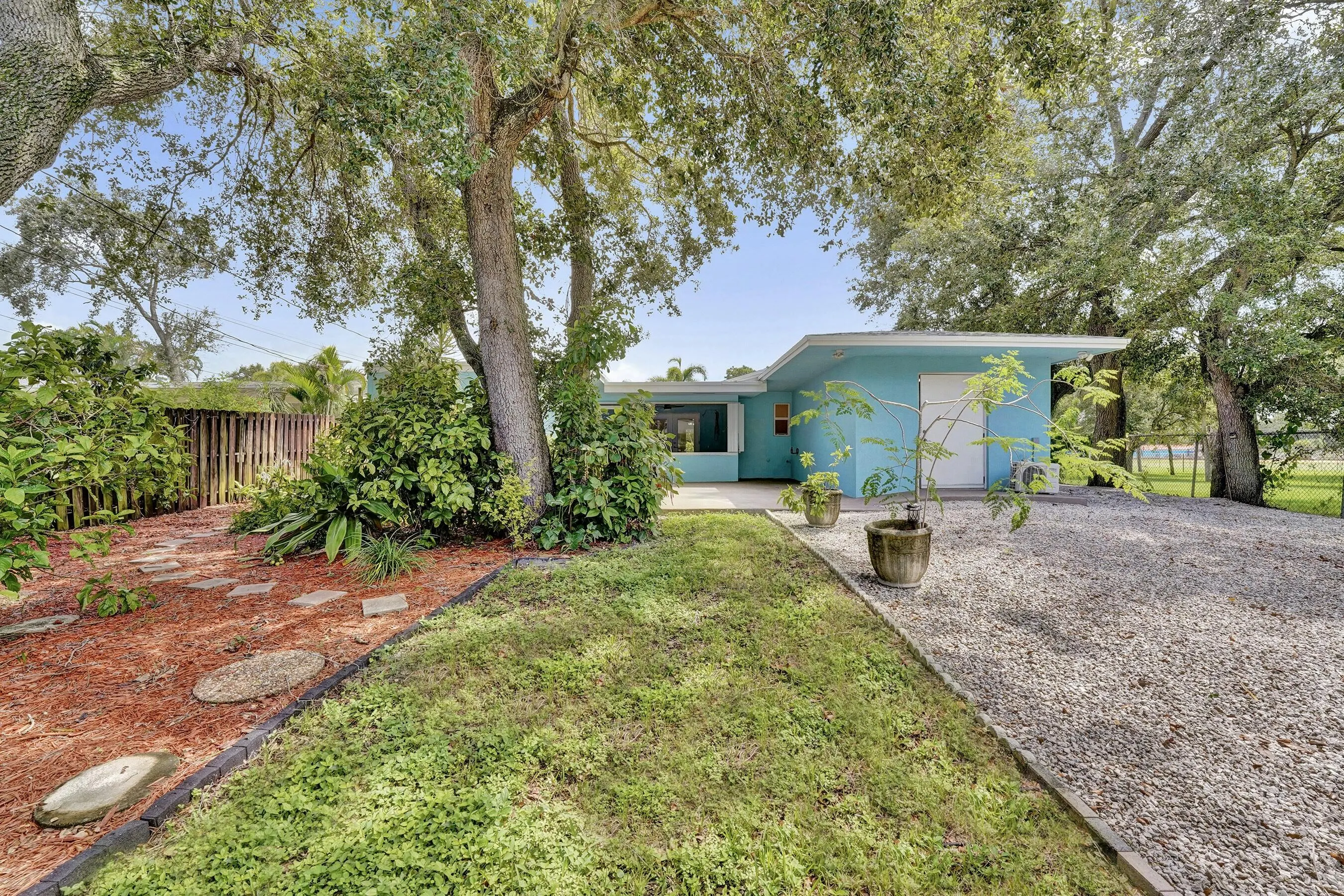 5081 SW 29TH Way
