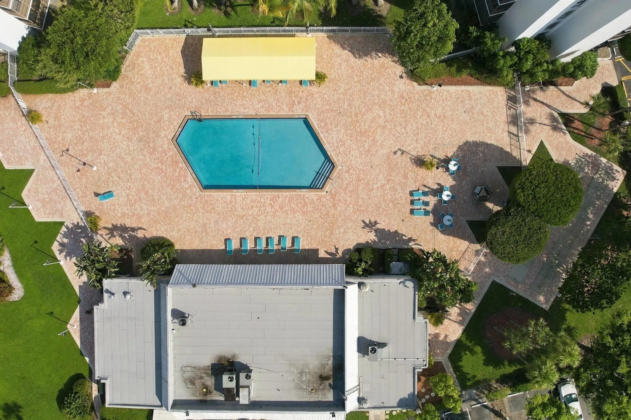 20400 W COUNTRY CLUB Drive #609