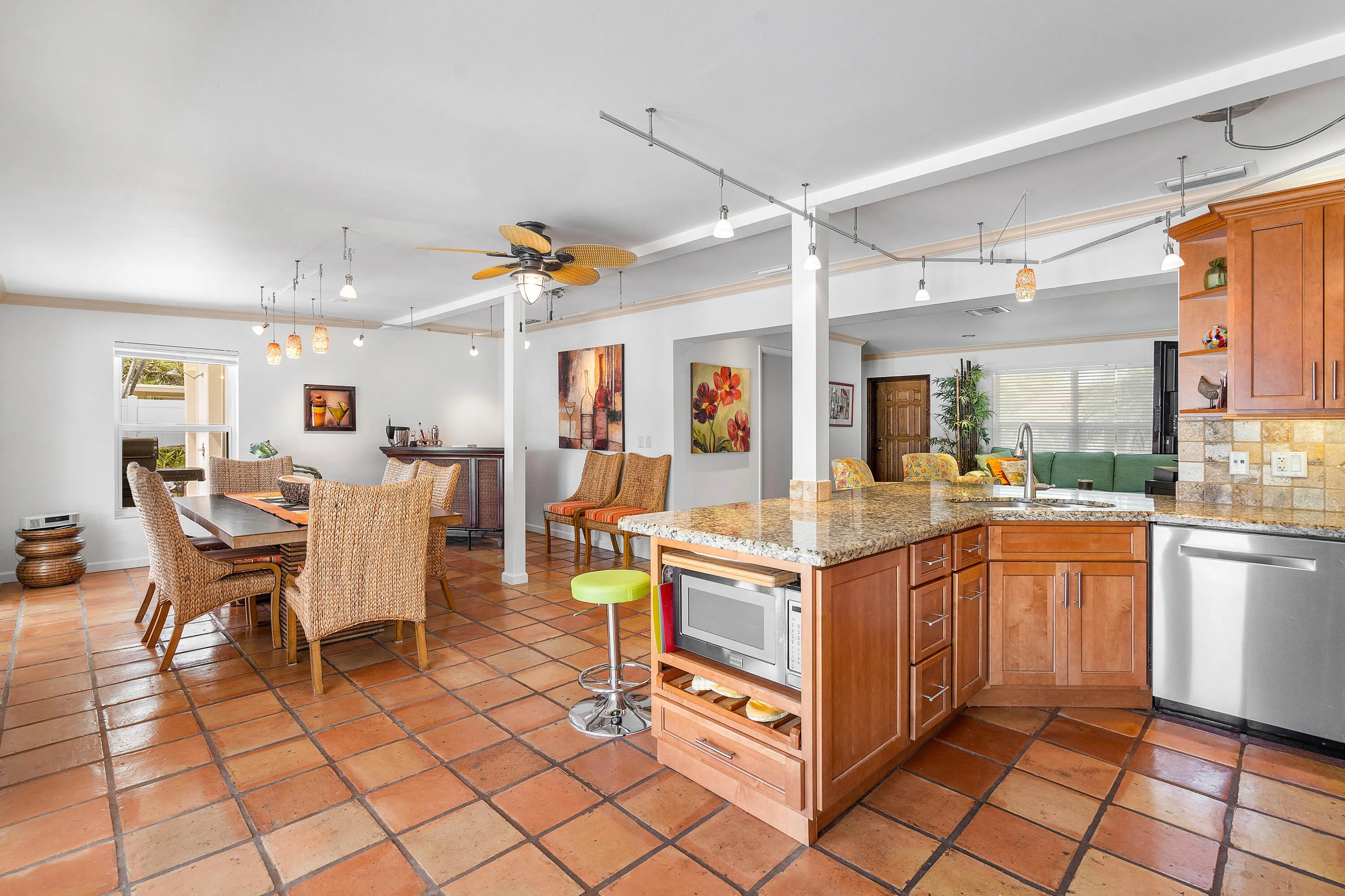 2330 NE 48TH Street NE