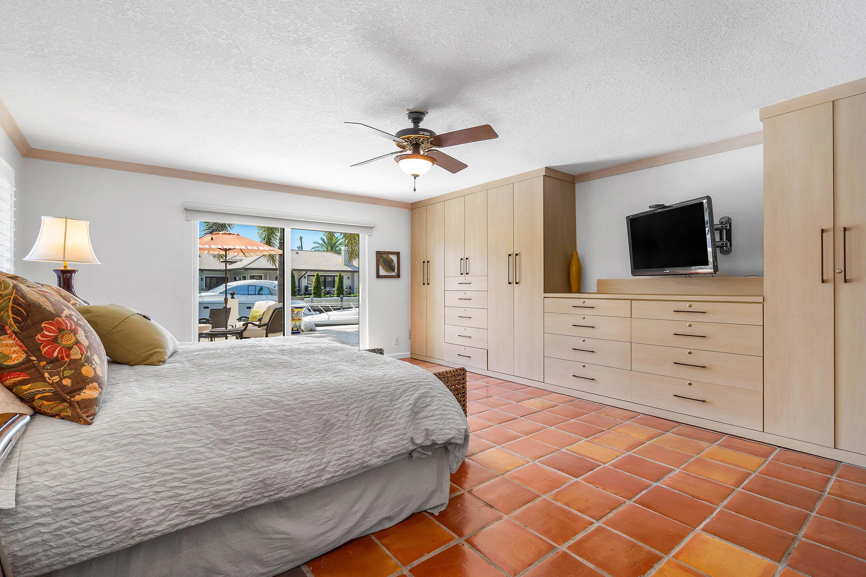 2330 NE 48TH Street NE