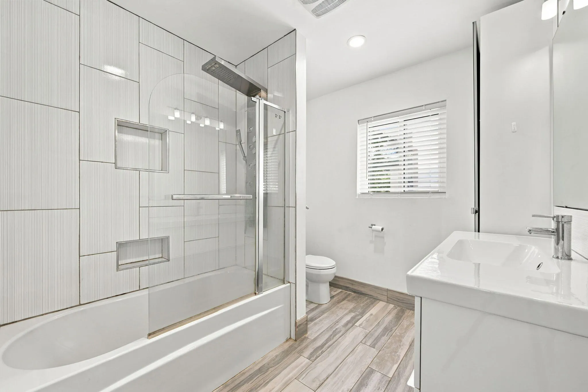 245 SW 5TH Street