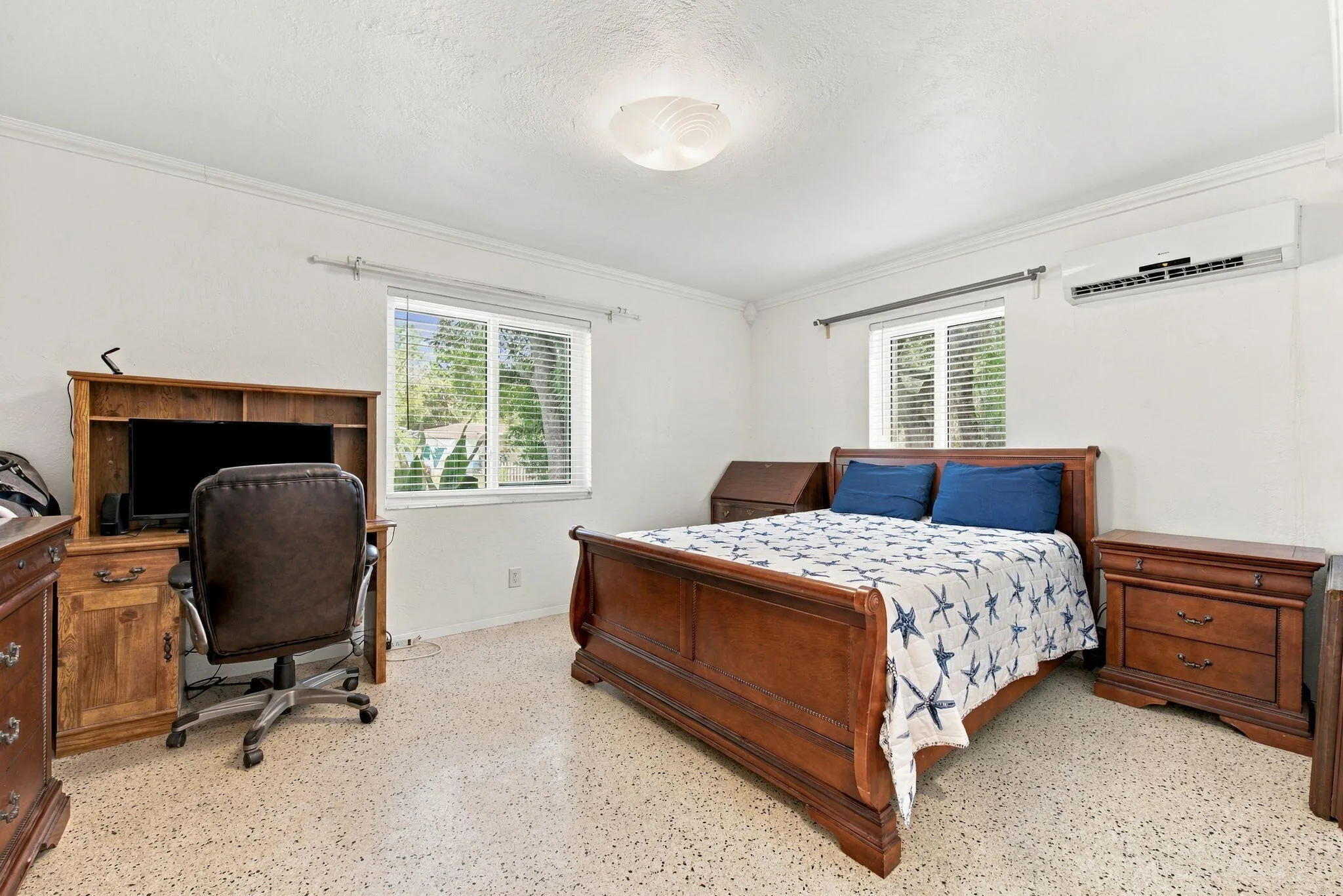 245 SW 5TH Street