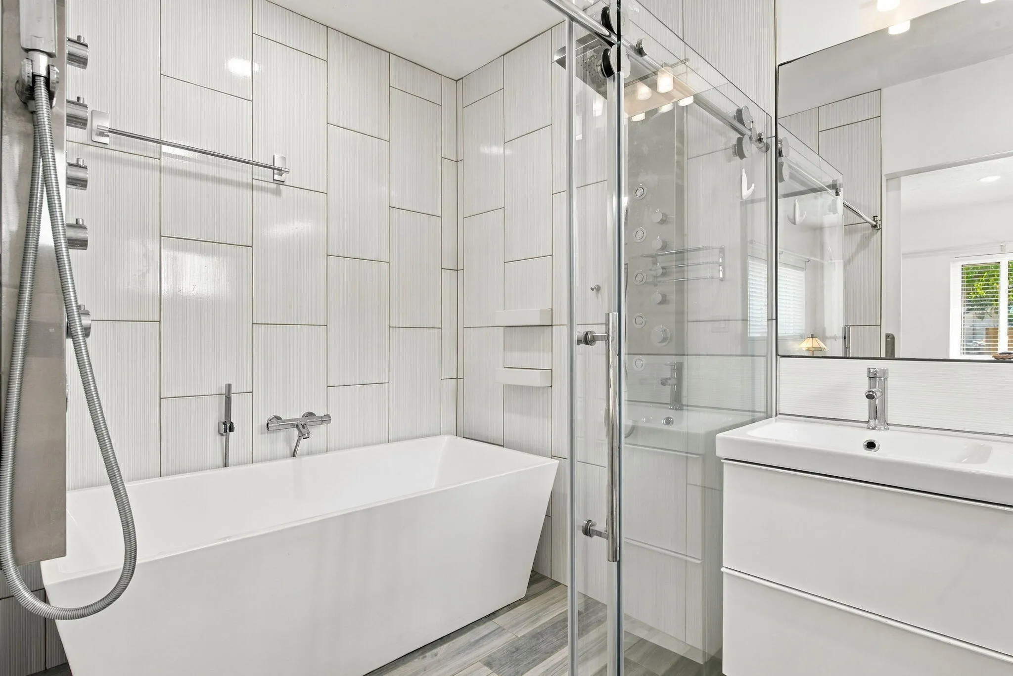 245 SW 5TH Street