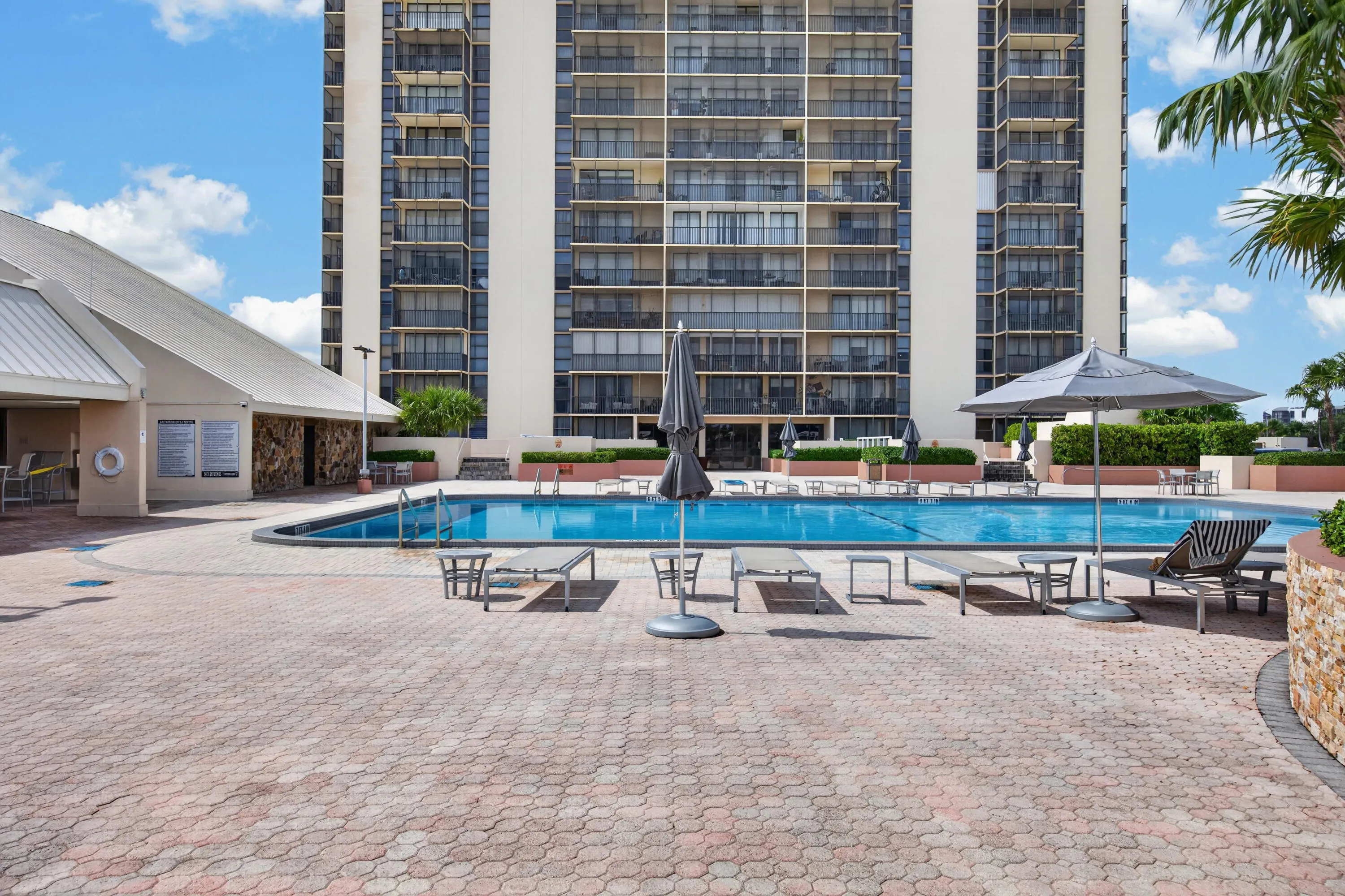 20379 W COUNTRY CLUB Drive #1139