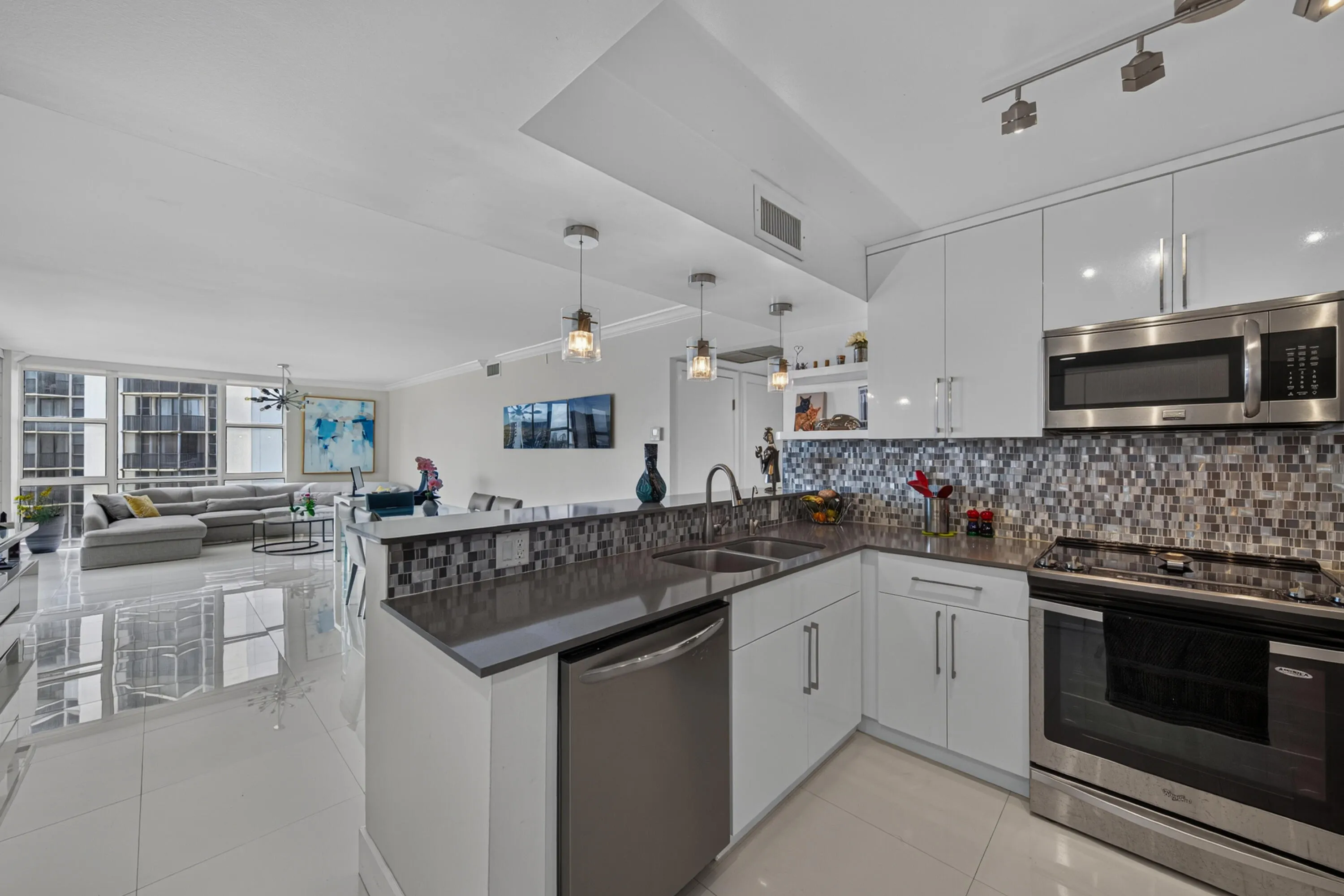 20379 W COUNTRY CLUB Drive #1139