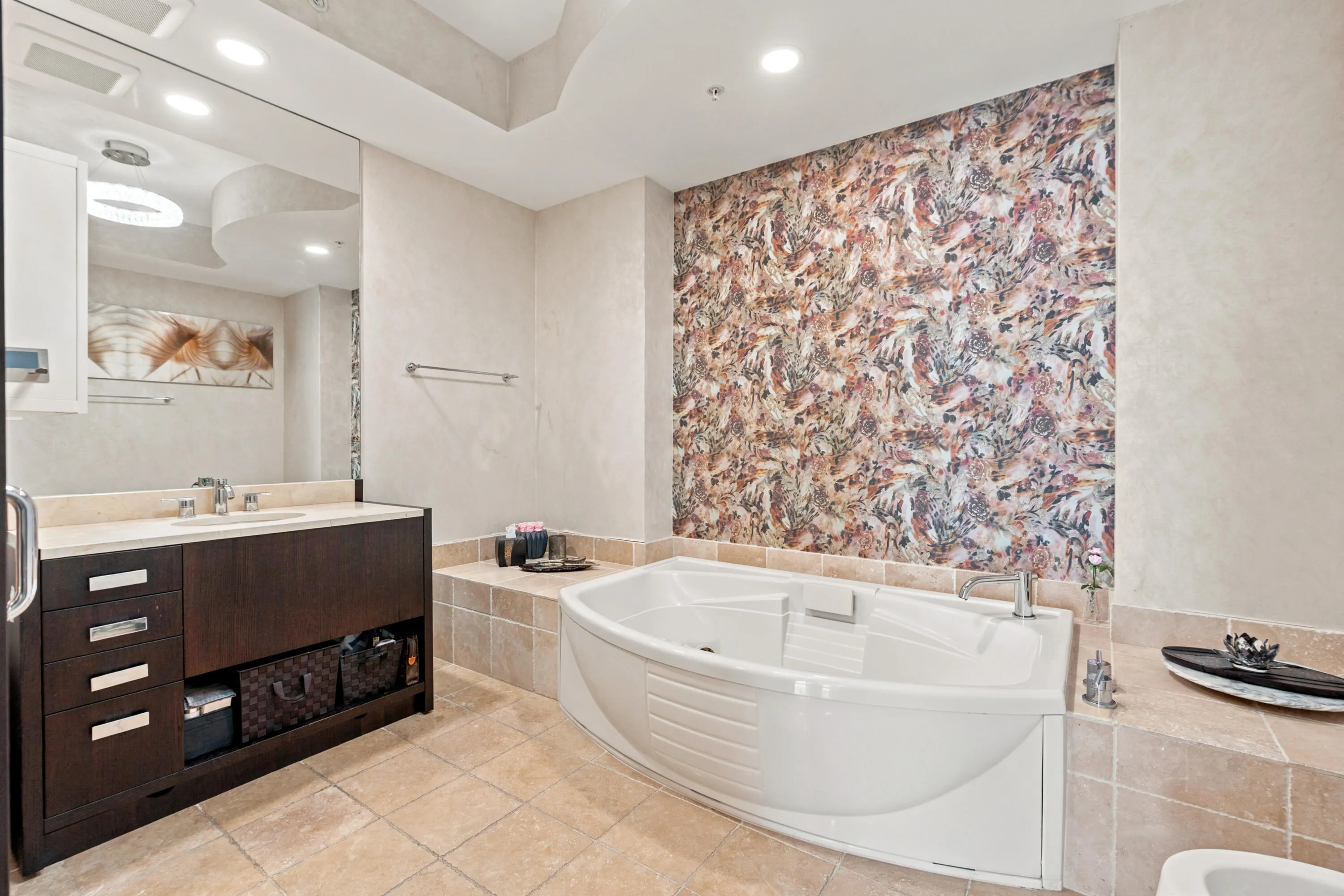 18201 COLLINS Avenue #3704