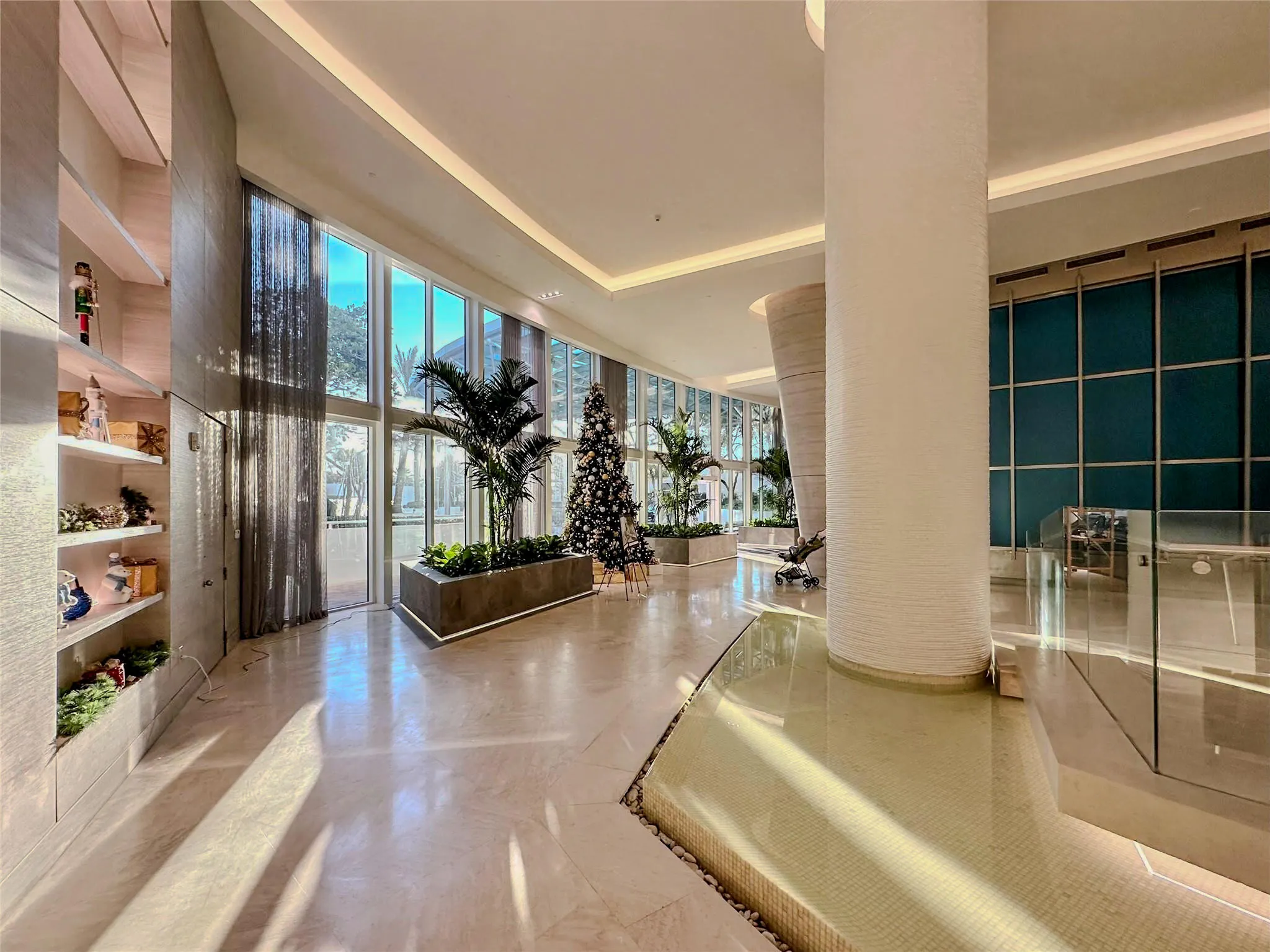 18201 COLLINS Avenue #3704