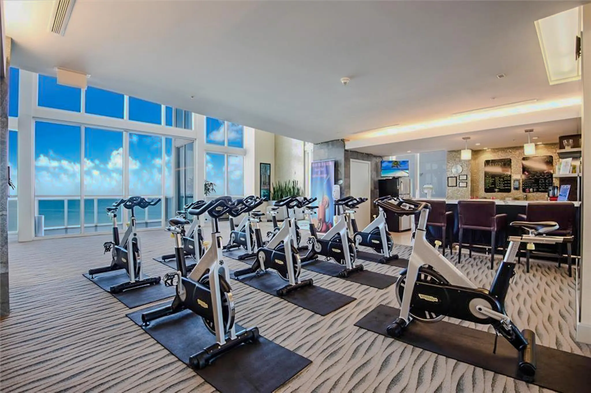 18201 COLLINS Avenue #3704