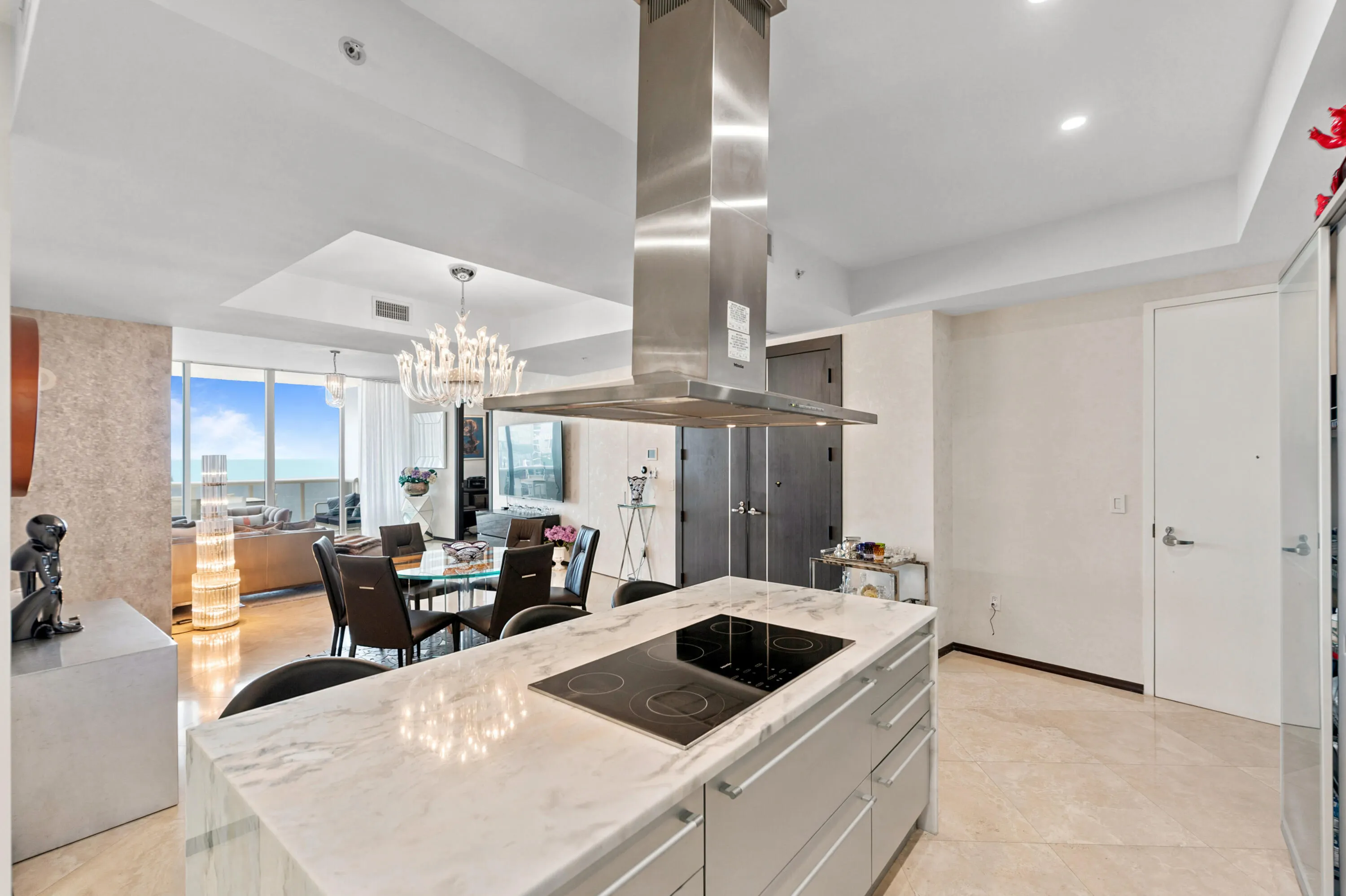 18201 COLLINS Avenue #3704