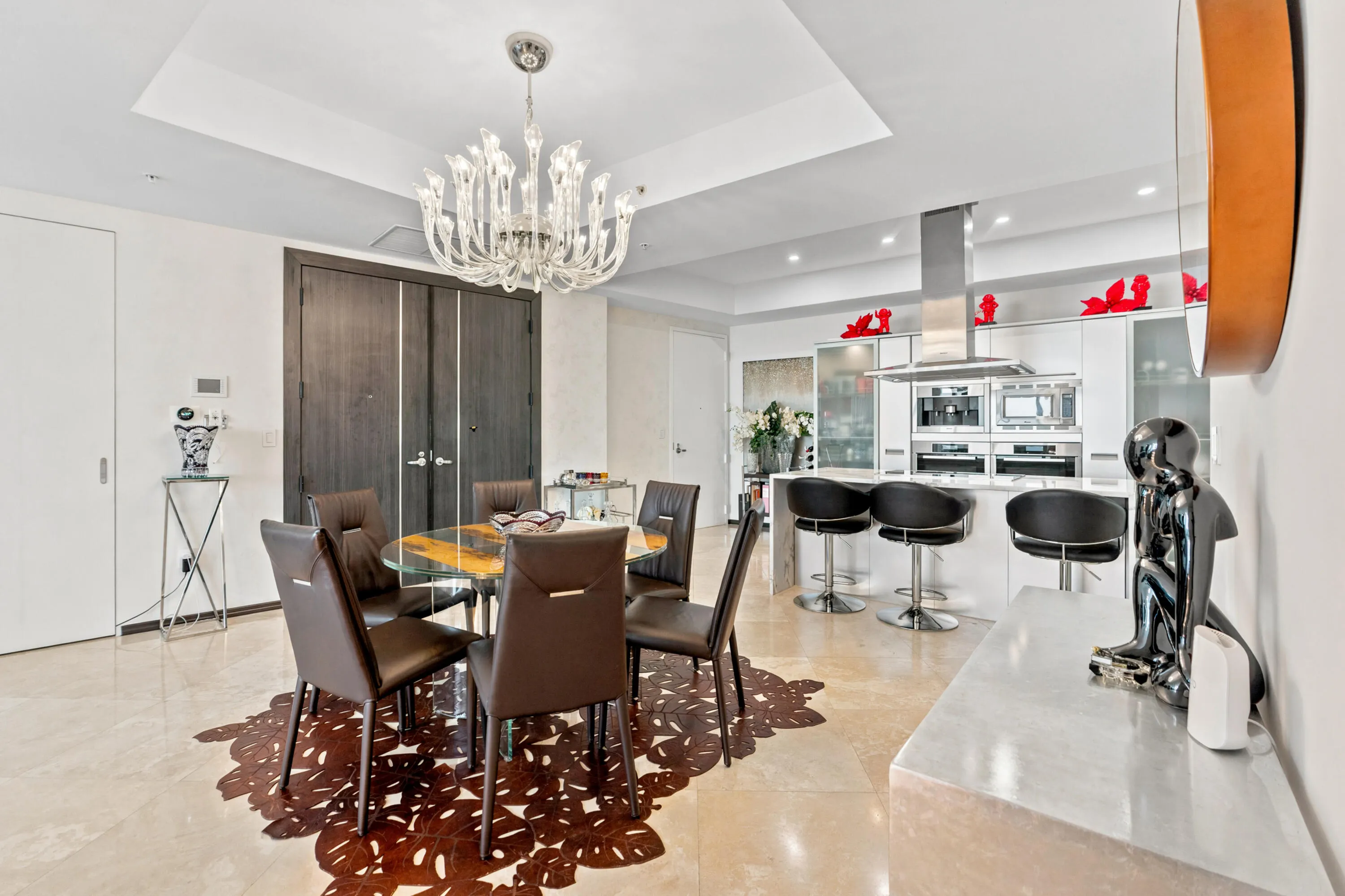 18201 COLLINS Avenue #3704