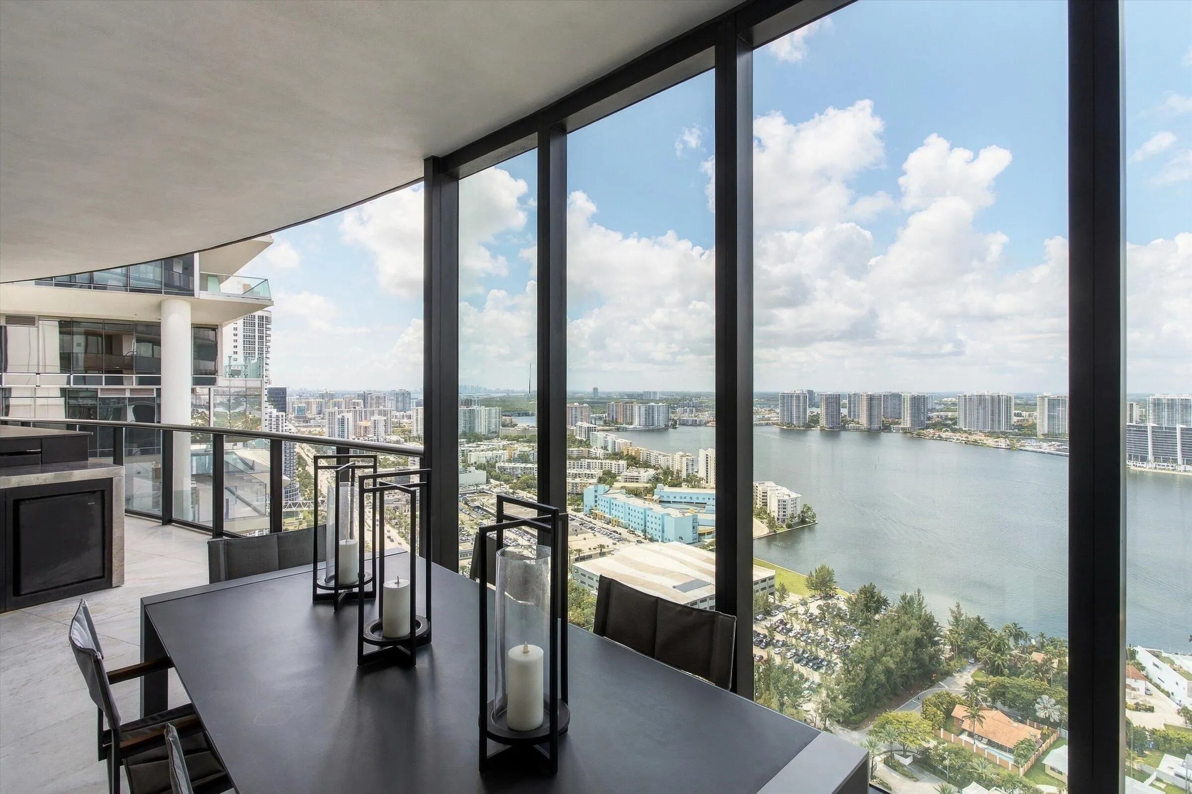 18555 Collins Avenue #3303