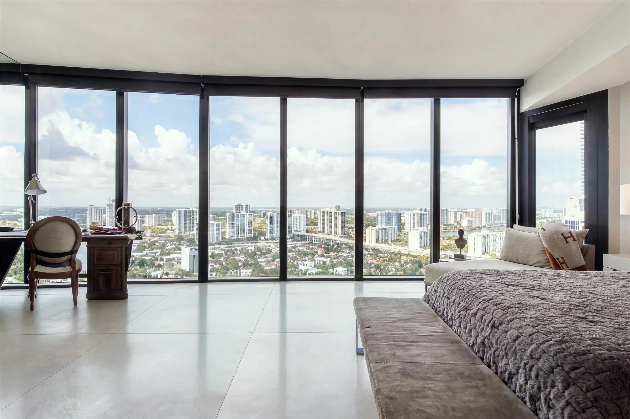 18555 Collins Avenue #3303
