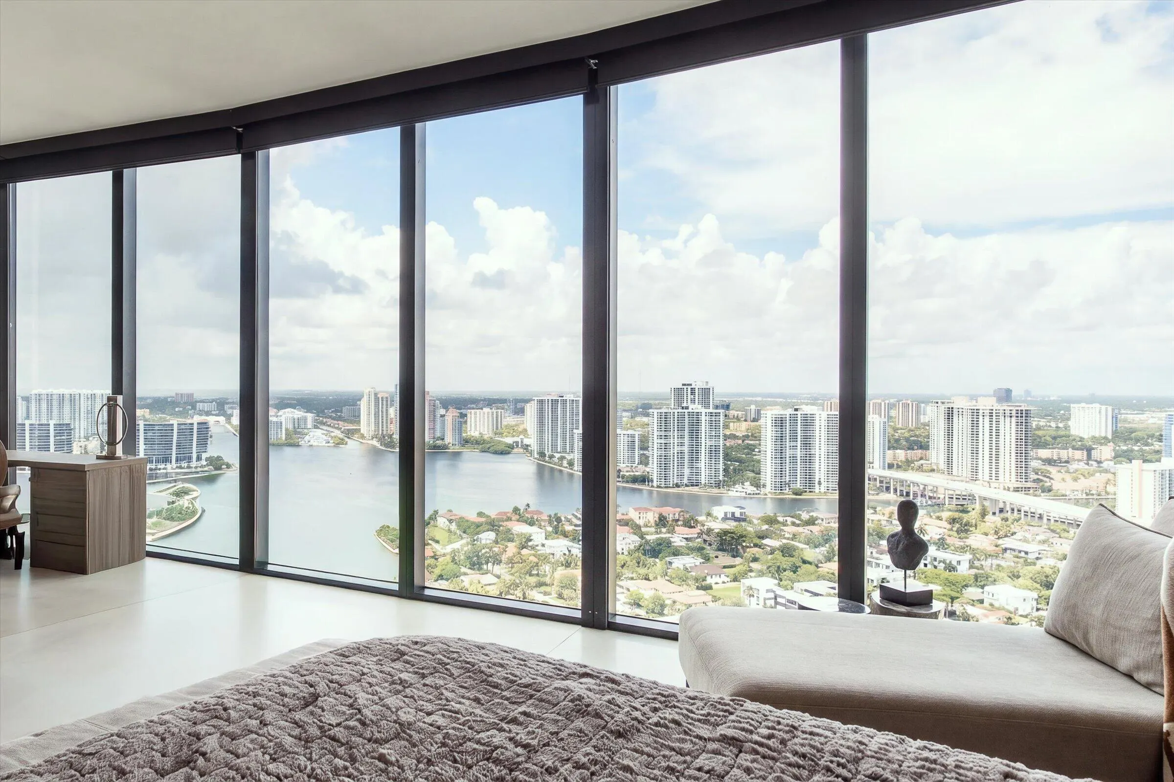 18555 Collins Avenue #3303