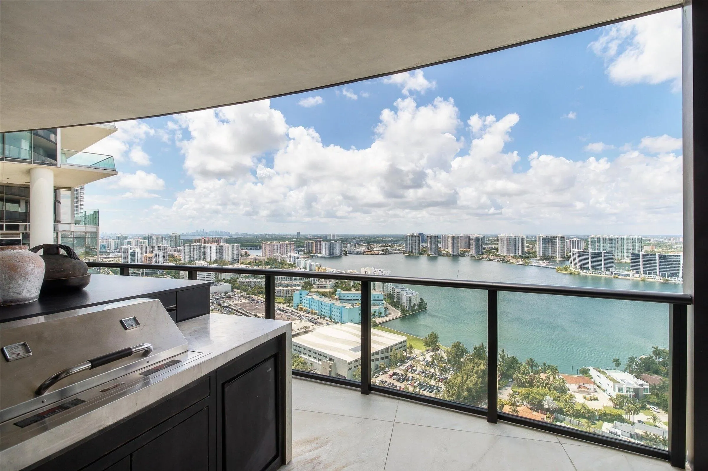 18555 Collins Avenue #3303