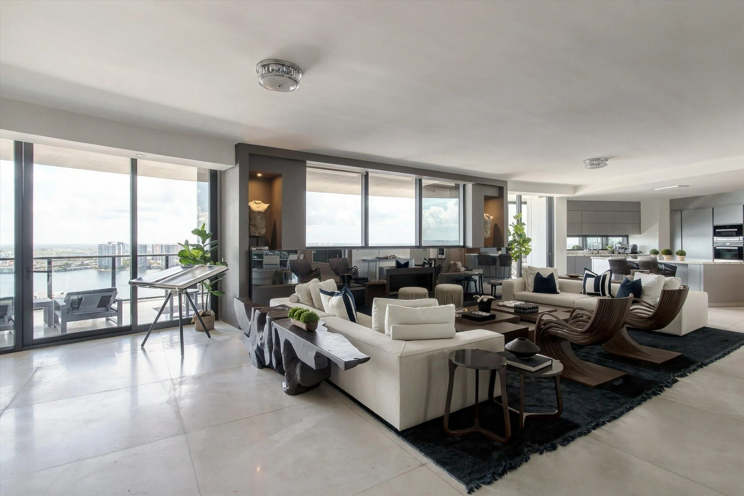 18555 Collins Avenue #3303