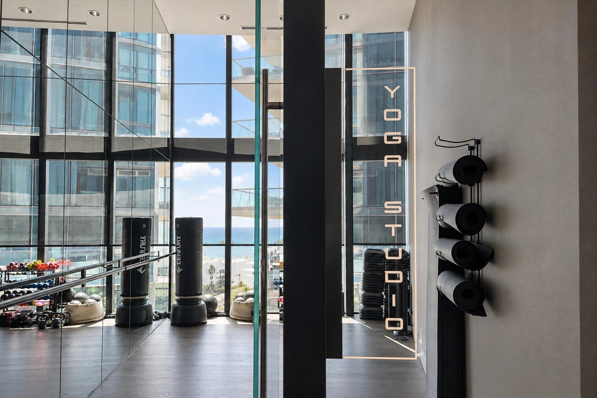 18555 Collins Avenue #3303