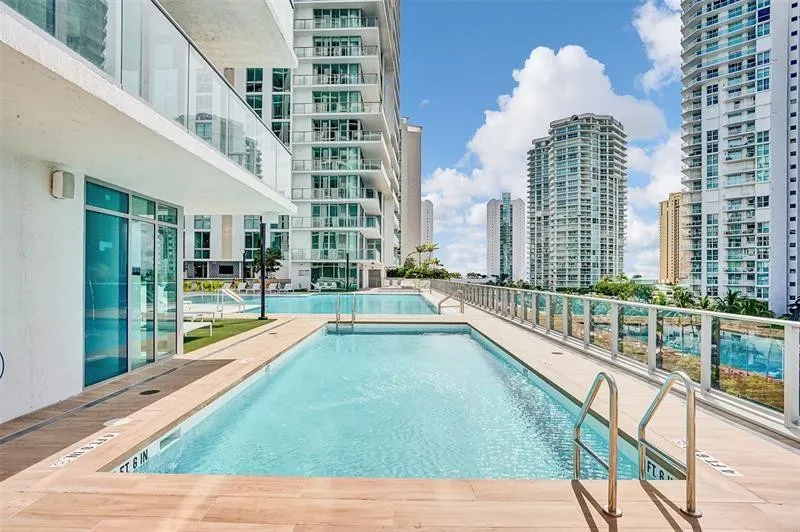 330 Sunny Isles Boulevard #803