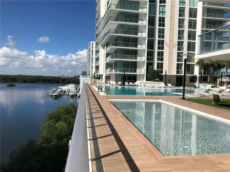 330 Sunny Isles Boulevard #803
