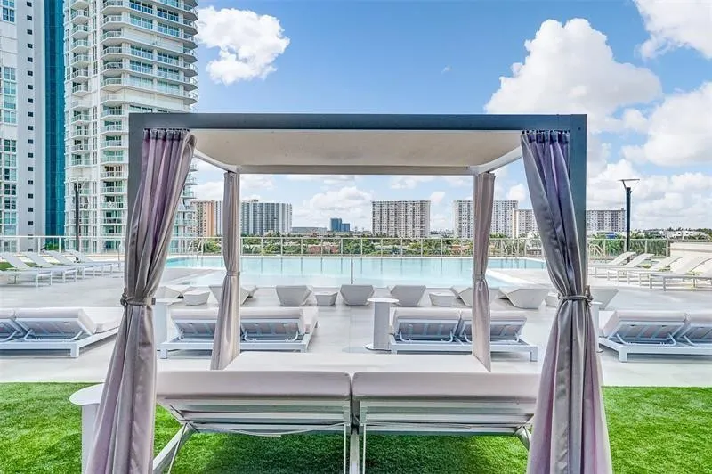 330 Sunny Isles Boulevard #803