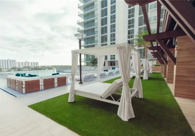 330 Sunny Isles Boulevard #803