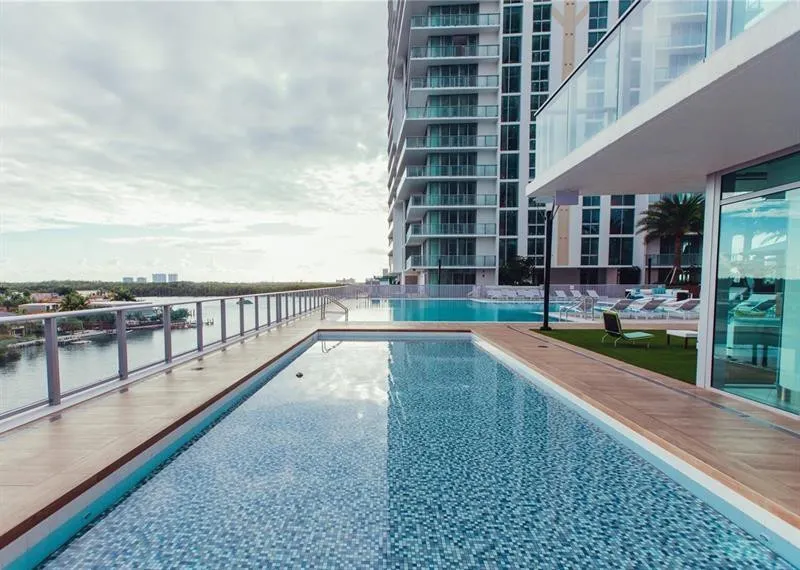 330 Sunny Isles Boulevard #803