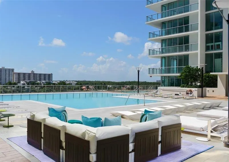 330 Sunny Isles Boulevard #803