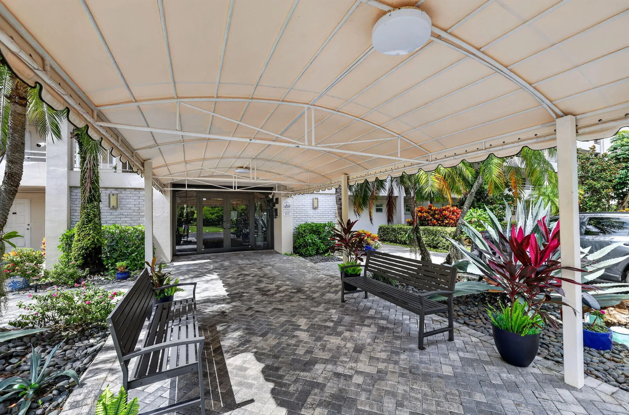 575 Oaks Lane #102