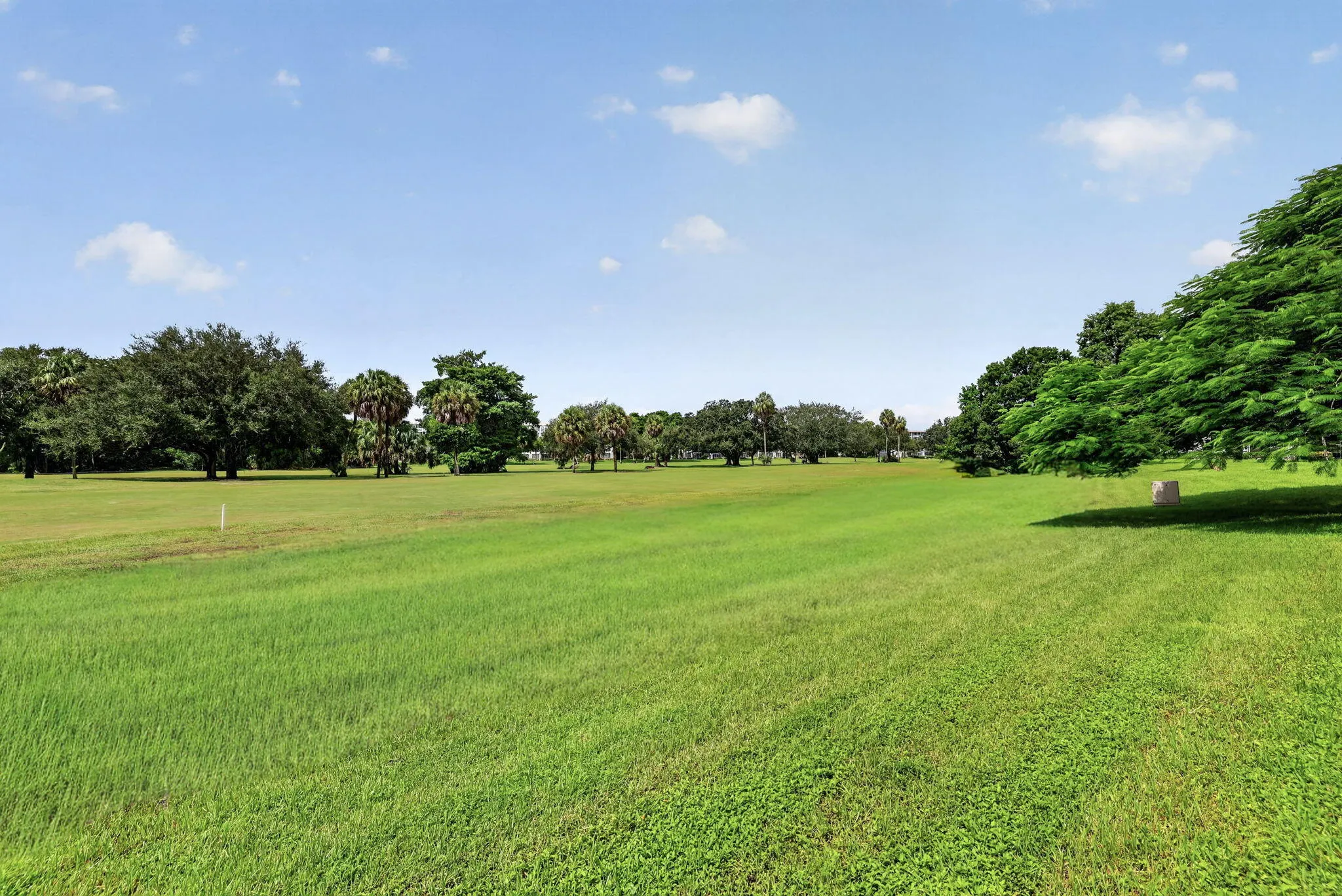 575 Oaks Lane #102