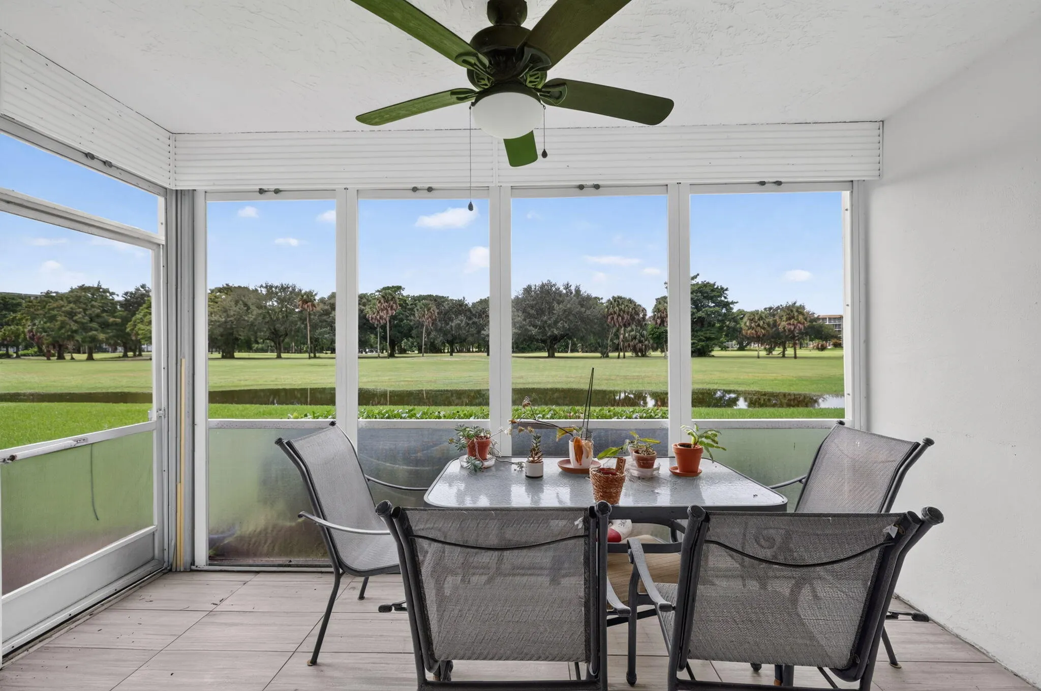 575 Oaks Lane #102