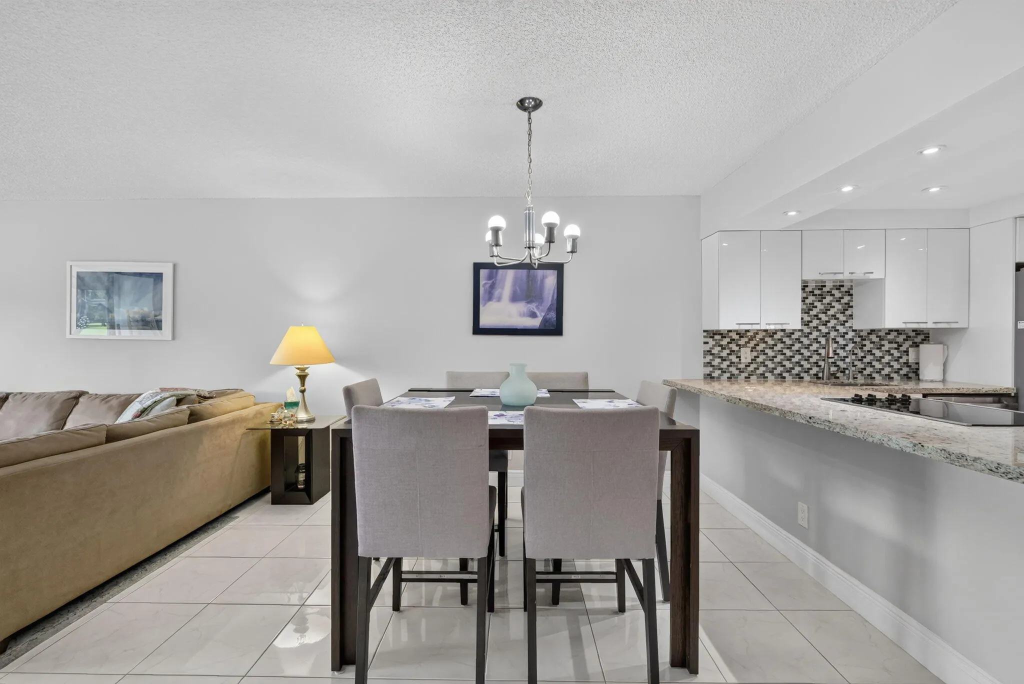 575 Oaks Lane #102