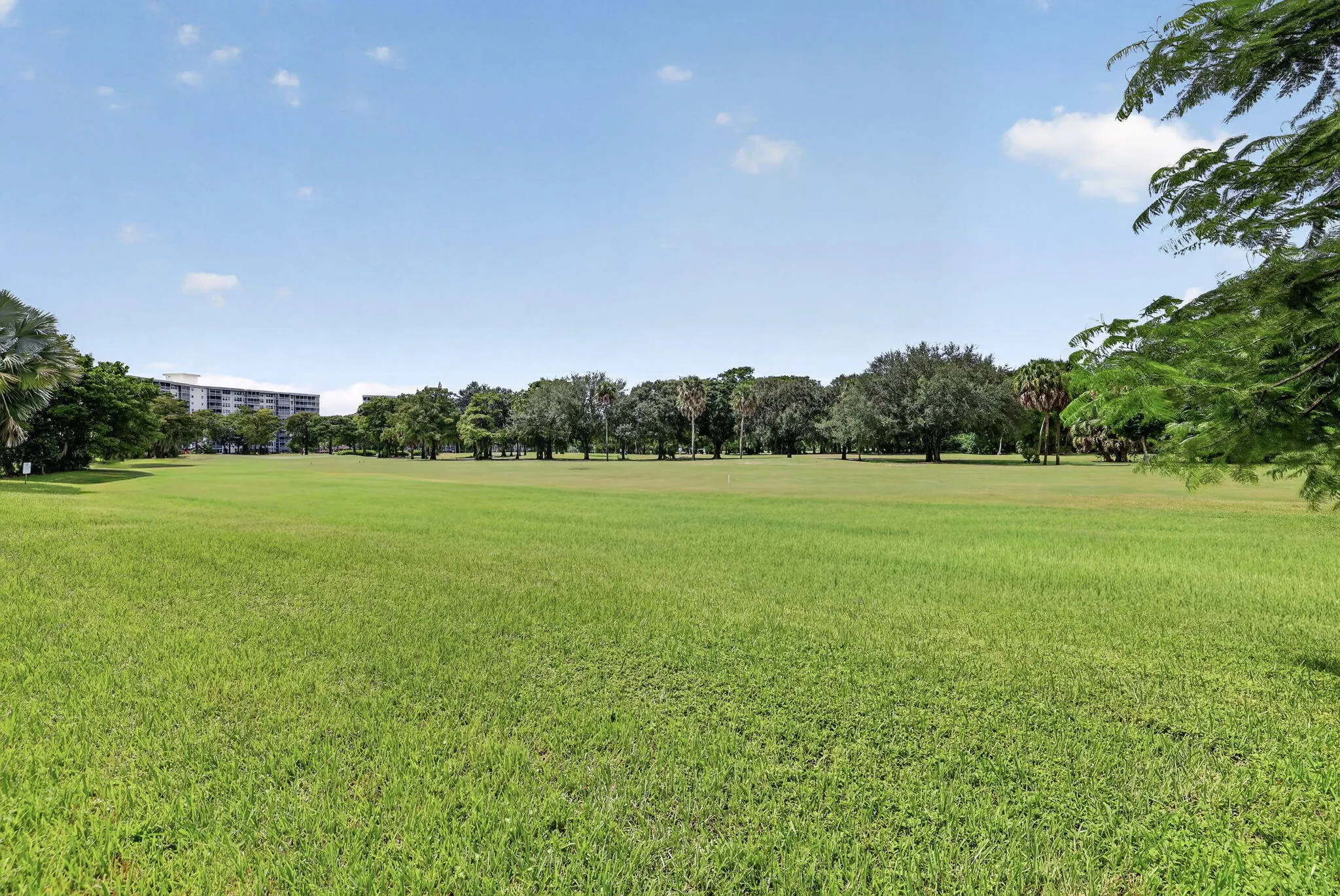 575 Oaks Lane #102