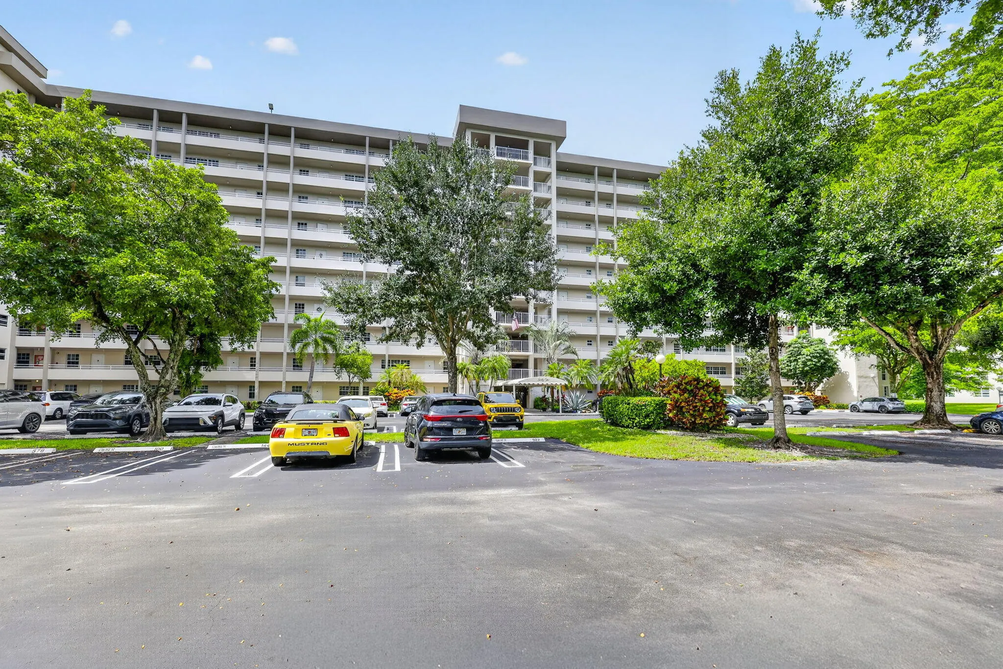 575 Oaks Lane #102