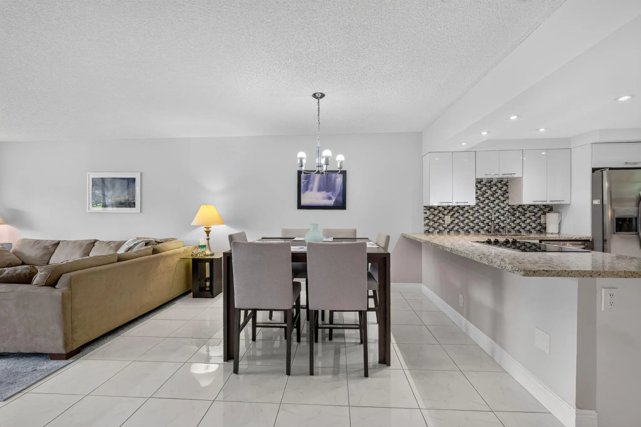 575 Oaks Lane #102