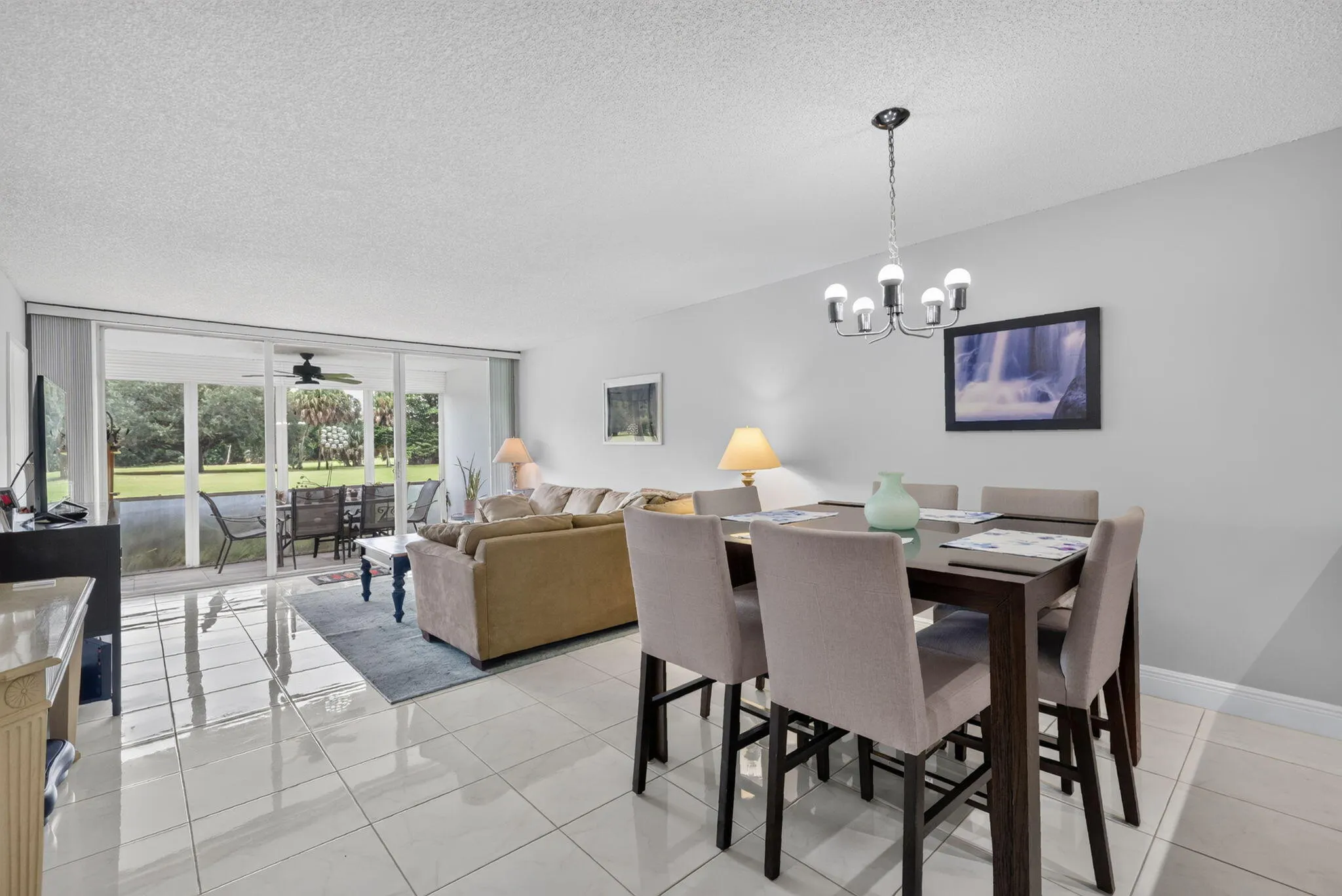 575 Oaks Lane #102