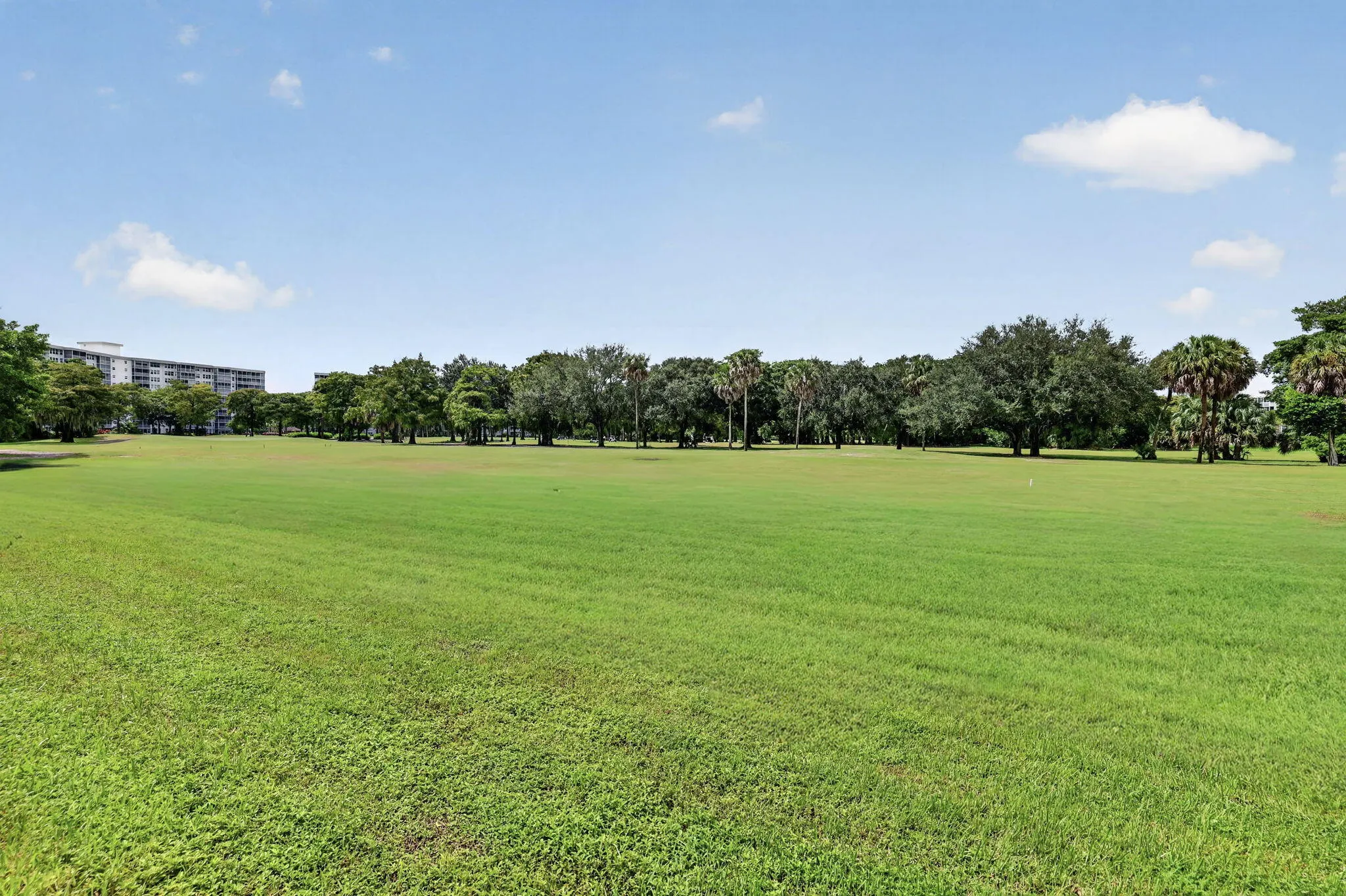 575 Oaks Lane #102