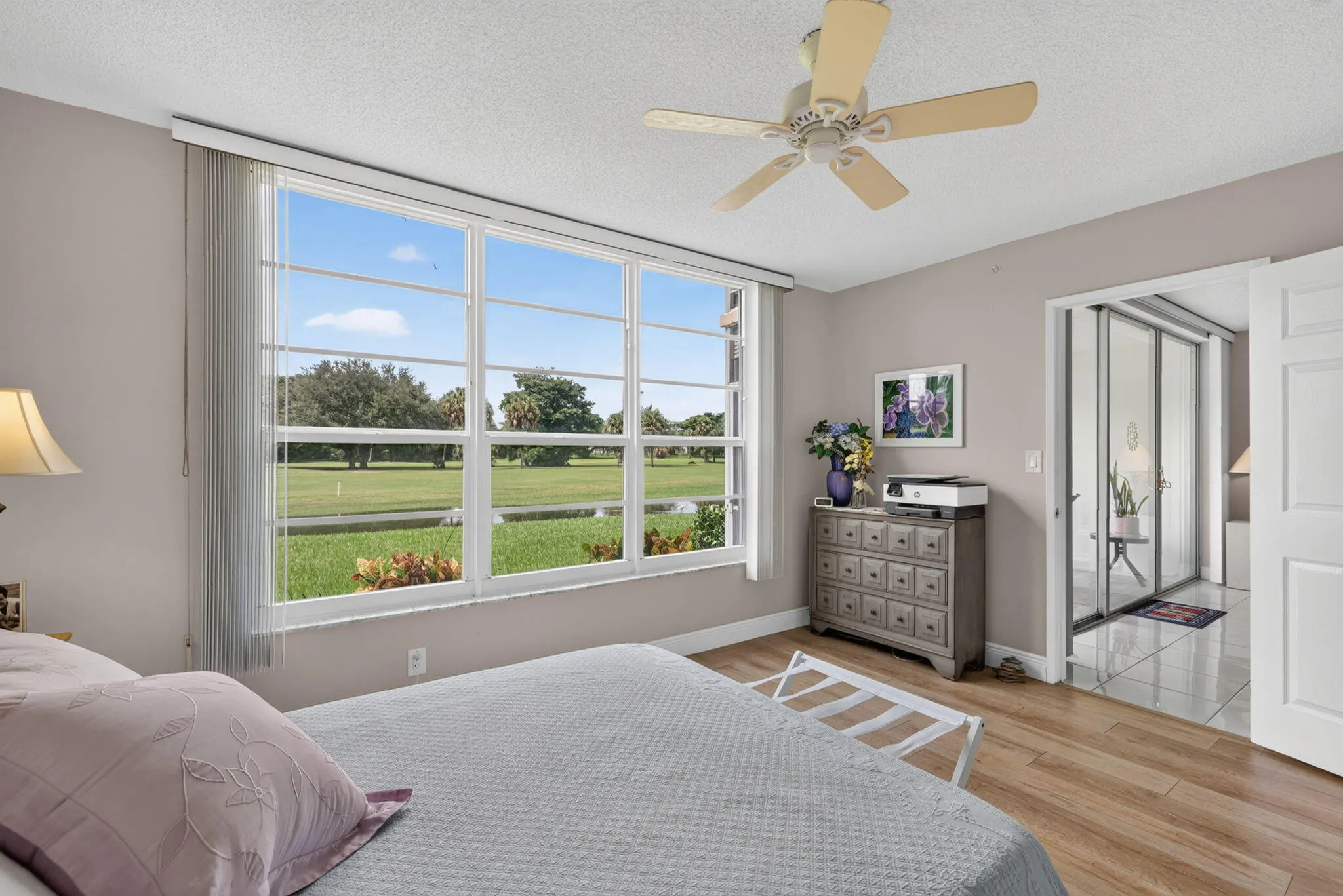 575 Oaks Lane #102