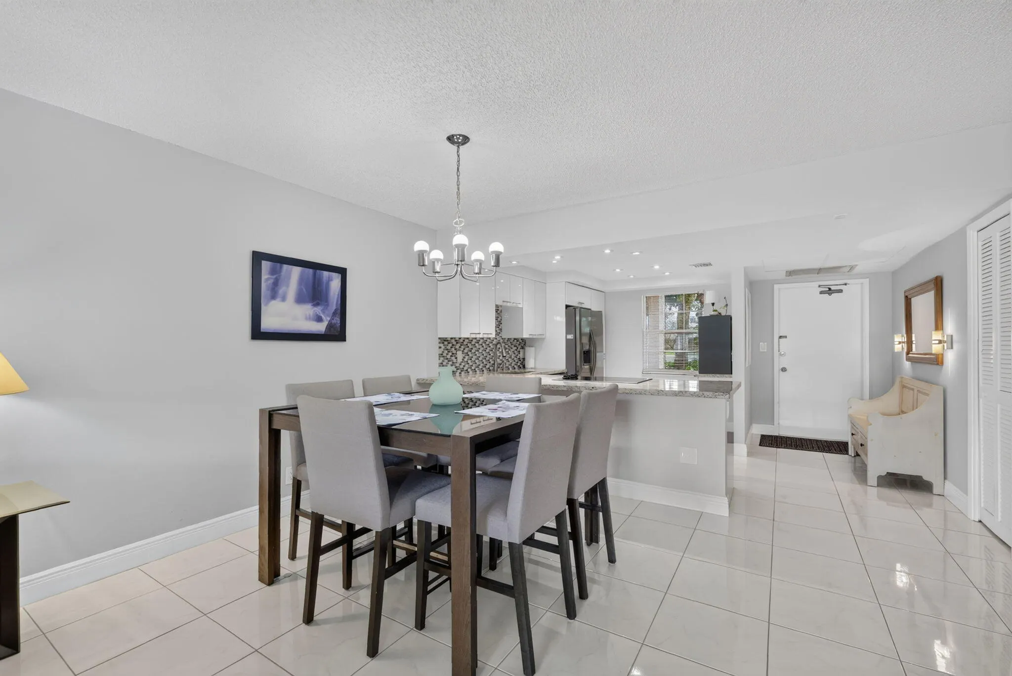 575 Oaks Lane #102