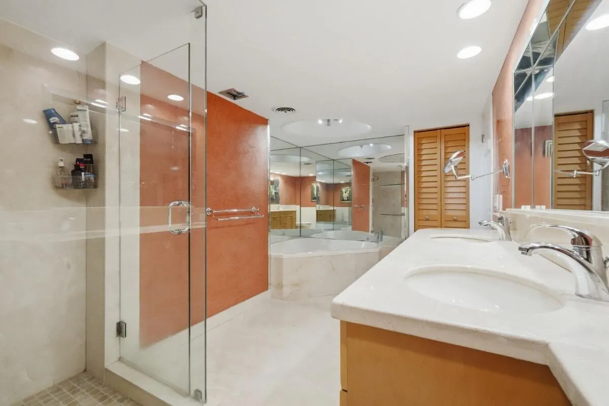 1865 S OCEAN Drive #16H