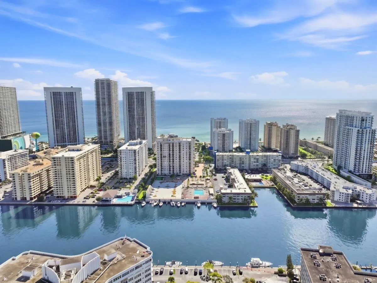 1865 S OCEAN Drive #16H