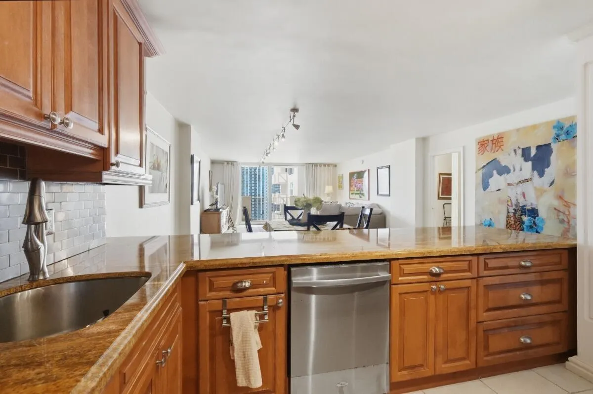1865 S OCEAN Drive #16H