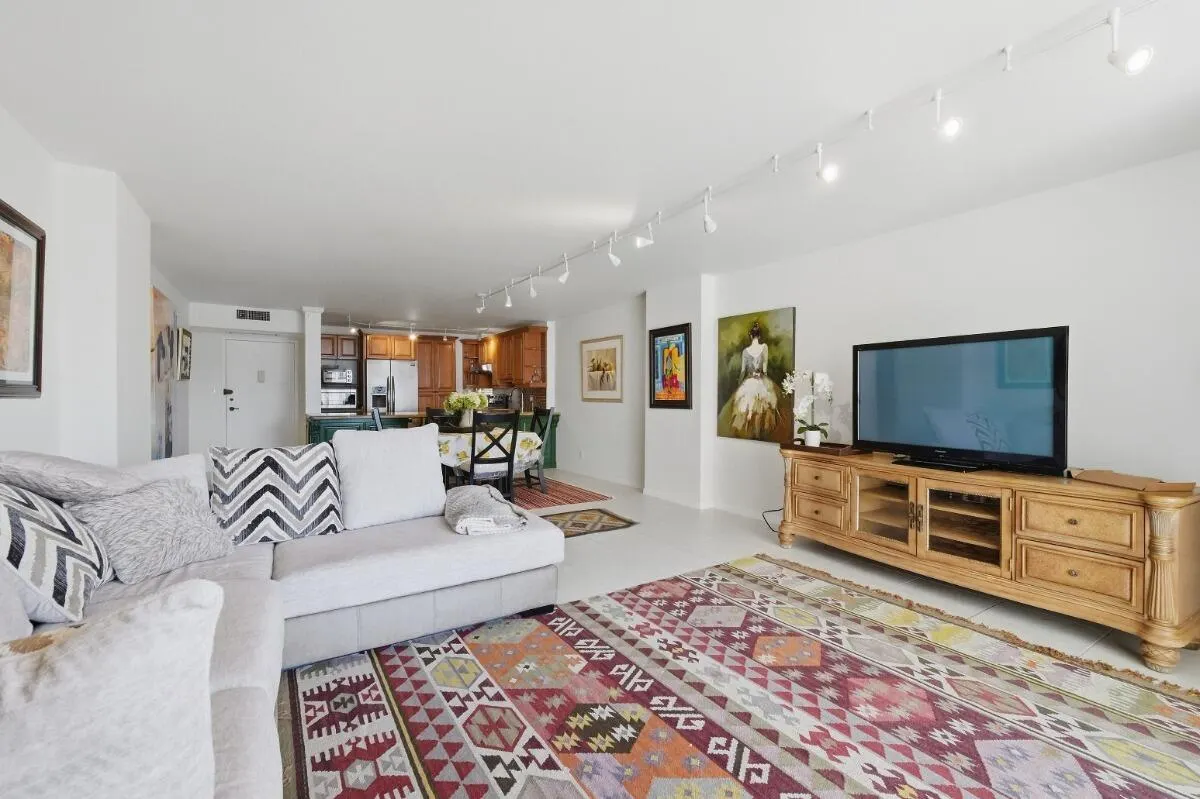 1865 S OCEAN Drive #16H