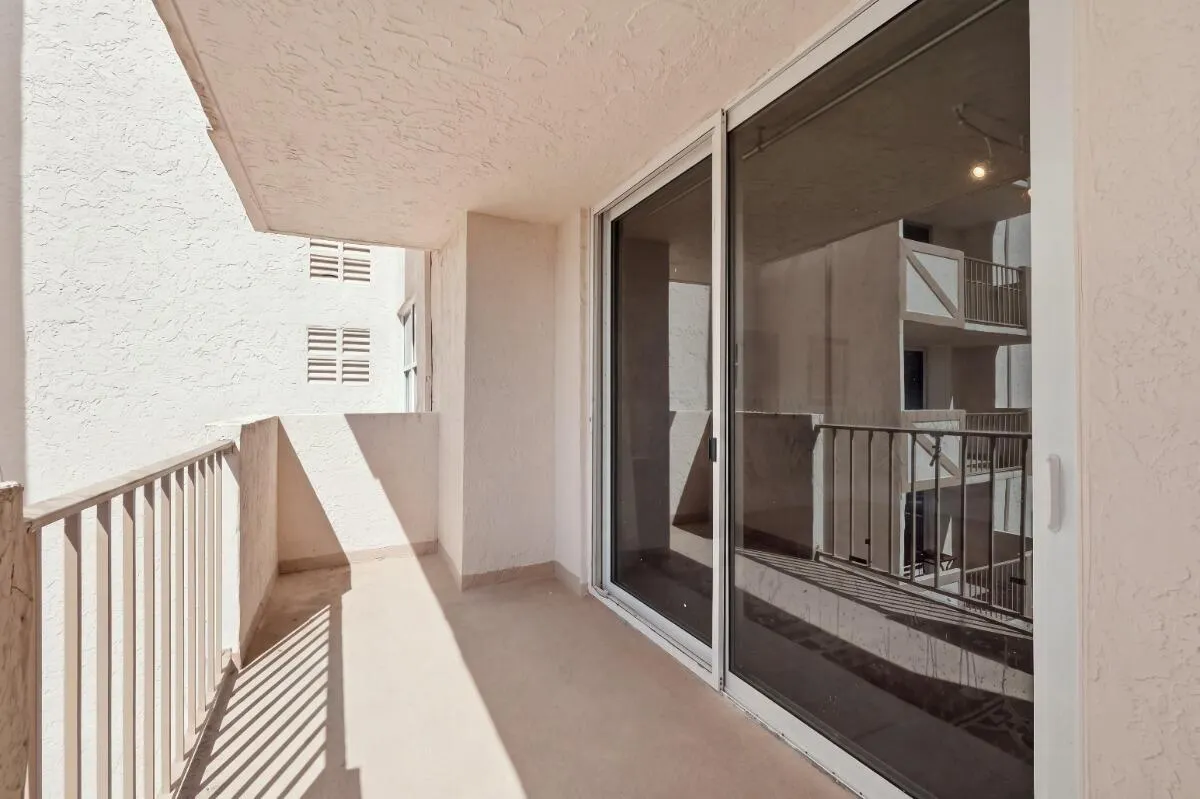 1865 S OCEAN Drive #16H