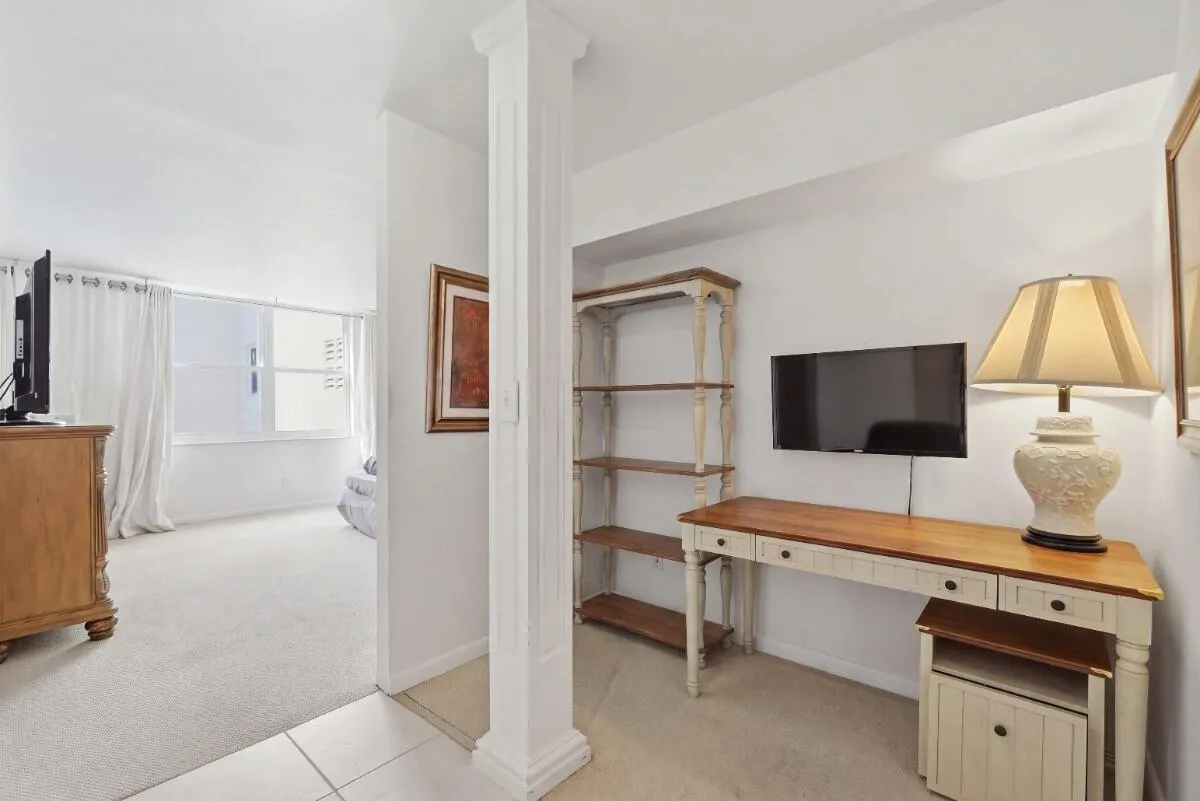 1865 S OCEAN Drive #16H