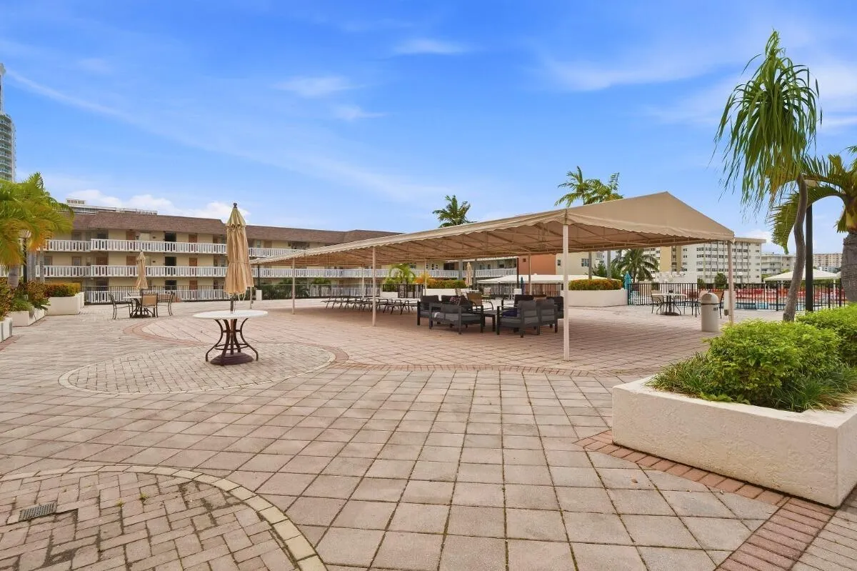 1865 S OCEAN Drive #16H