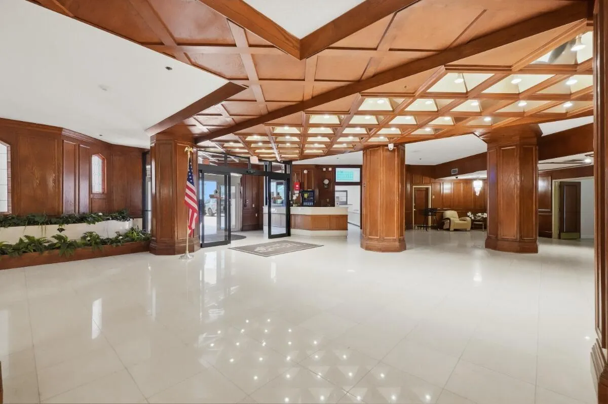 1865 S OCEAN Drive #16H
