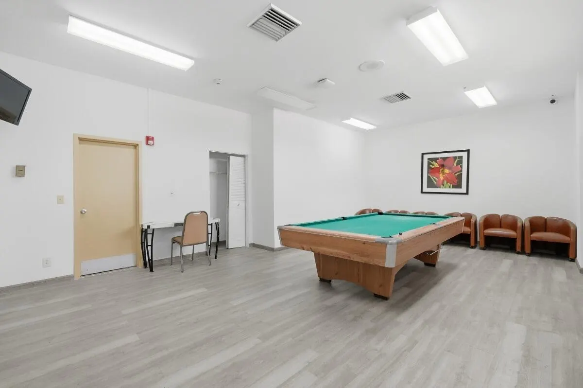 1865 S OCEAN Drive #16H
